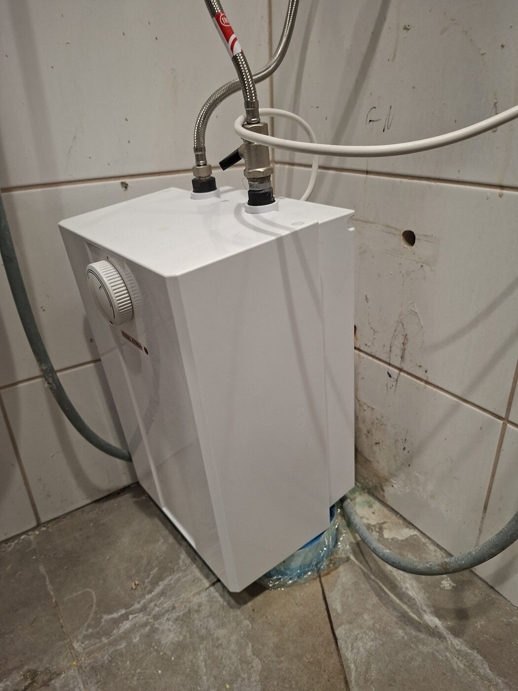Podumywalkowy ogrzewacz bezciśnieniowy STIEBEL ELTRON ESH 5 U-N Trend