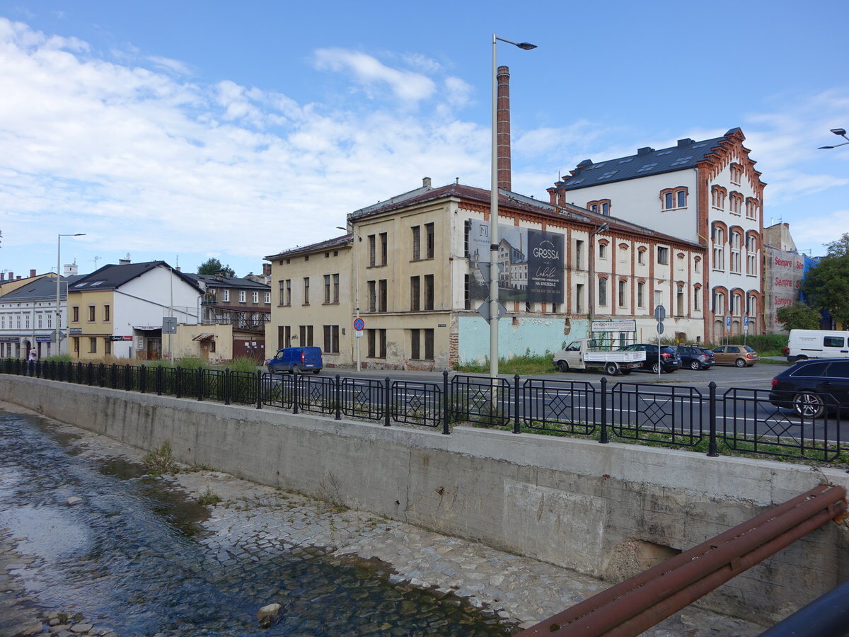 Manufaktura Grossa - rury spustowe i elewacja